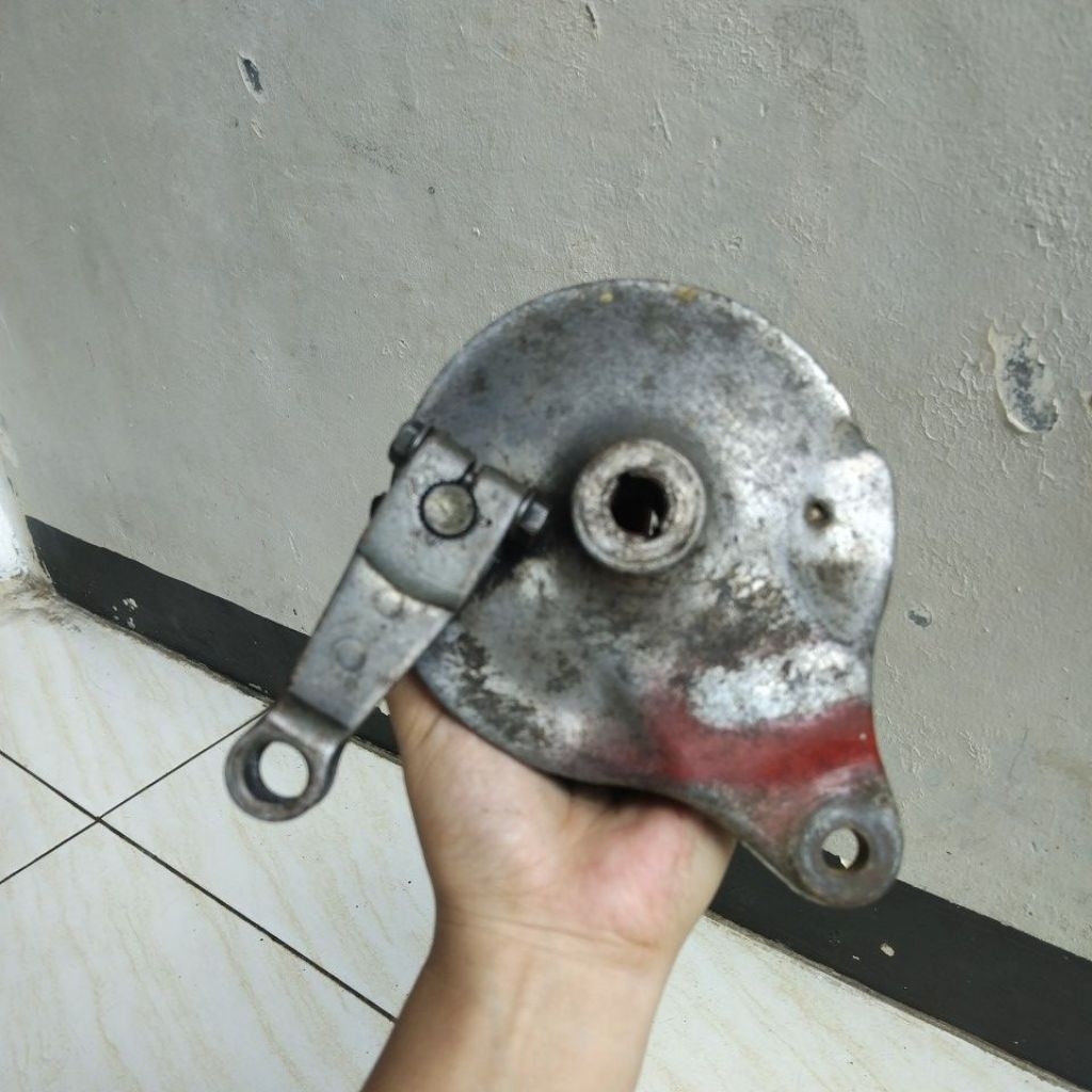 TUTUP TROMOL BELAKANG HONDA C70 ORI