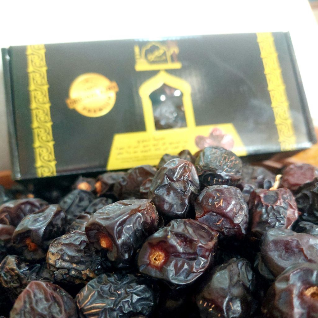 

Kurma AL-MADINAH KURMA Hitam Ajwa Original Al madinah 500gr