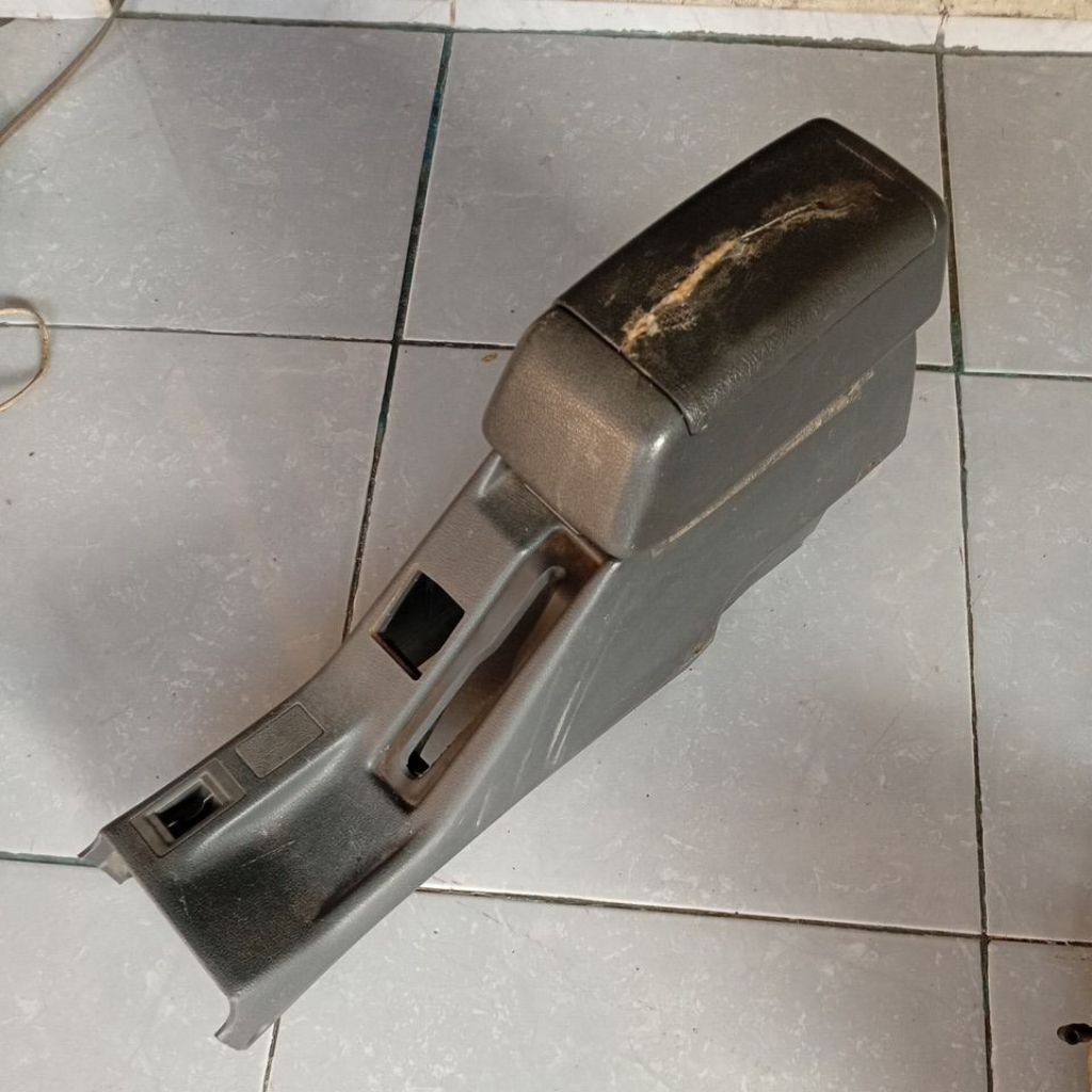 consol box Corolla twincam/liftback