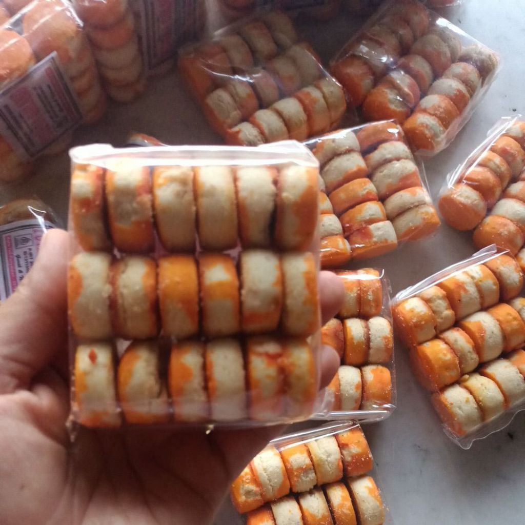 

Kue Kacang Ukuran Kecil Cemilan Manis dari Ranah Minang