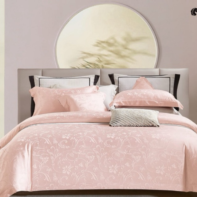 BIOSIBEDDING SPREI BEDCOVER JACQUARD SUTRA MOTIF ABSTRAK EMBOSS WARNA BABY PINK - SPREI QUILT COVER 