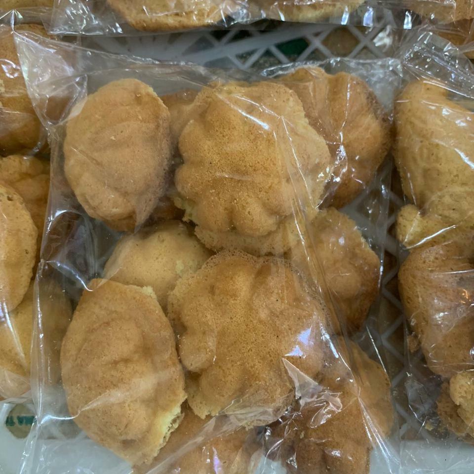 

KUE BHOI BOLU KHAS ACEH BENTUK IKAN/BENTUK BUNGA