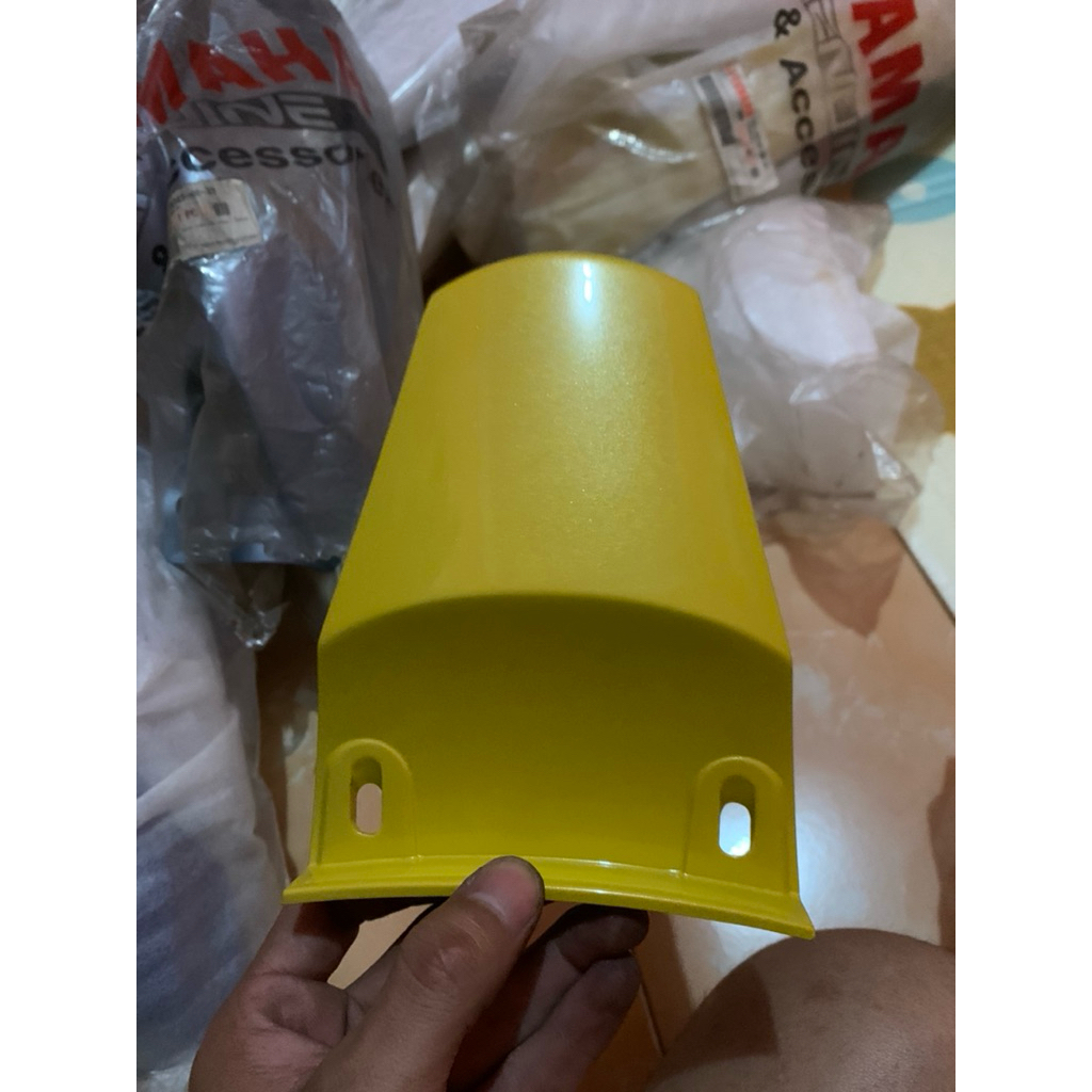 sambungan body mio sporty kuning sambungan body belakang mio sporty kuning original sambungan bodi b