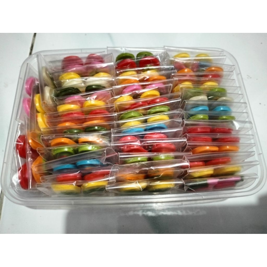 

50 pasang coklat sandal warna-warni