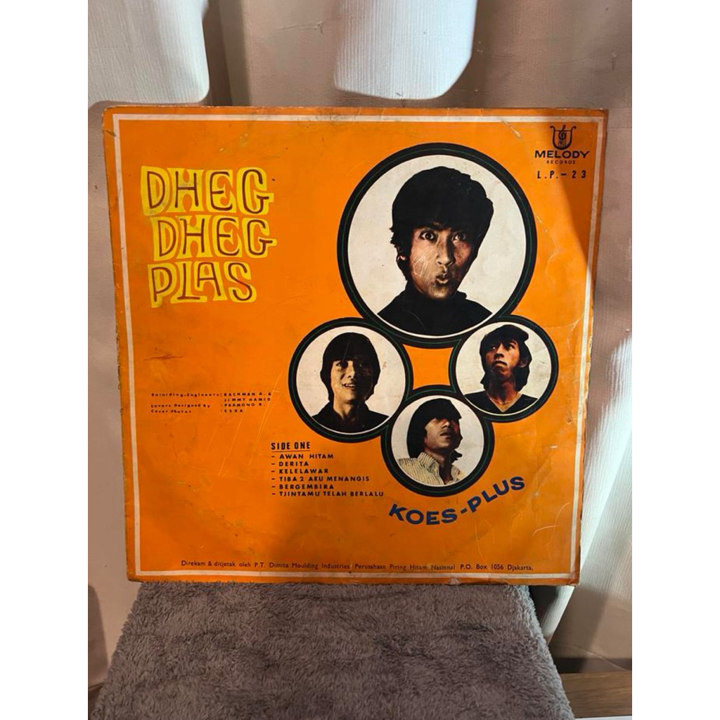 Vinyl Koes Plus - Dheg Dheg Plas / Piringan Hitam Koes Plus - Dheg Dheg Plas