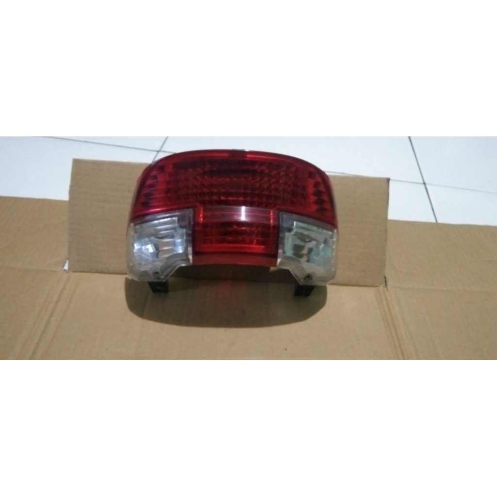 stoplamp lampu belakang Yamaha F1Zr Vega r lama original copotan