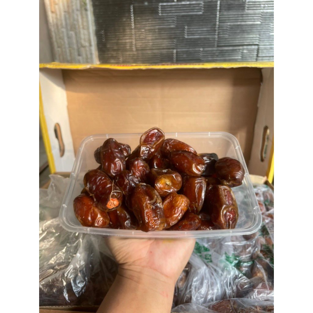 

Kurma Golden Valley Mesir Baru | Kurma Golden | Kurma Mesir | Kurma Oleh-oleh haji | 1 KG