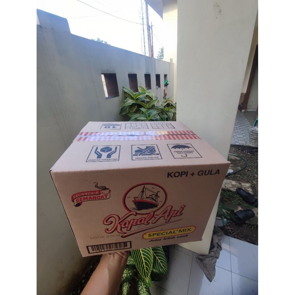 

kapal api special mix 1 dus isi 12 renceng