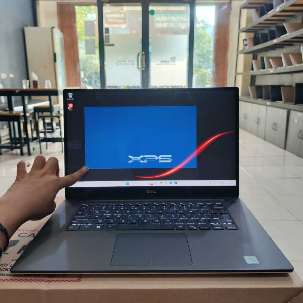 Dell XPS 15 9570, #Touchscreen, Core i7-8750H,, Ram 8/512Gb, Black Silver, BERGARANSI