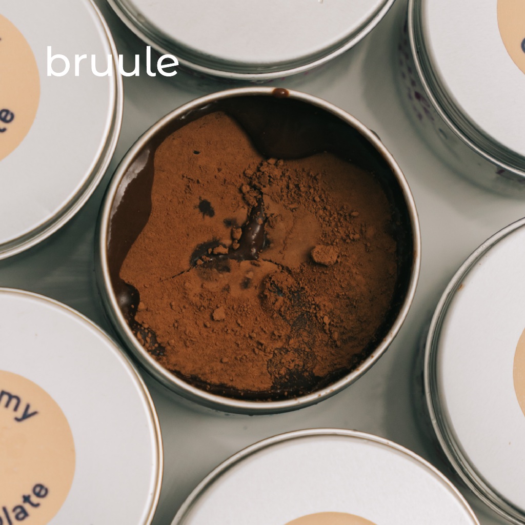 

It's Bruule Aurs - "Dreamy Chocolate" - DUR