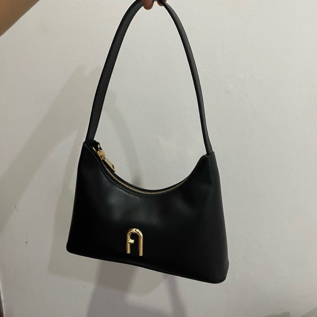 BEST DEAL. preloved furla diamante mini shoulder bag