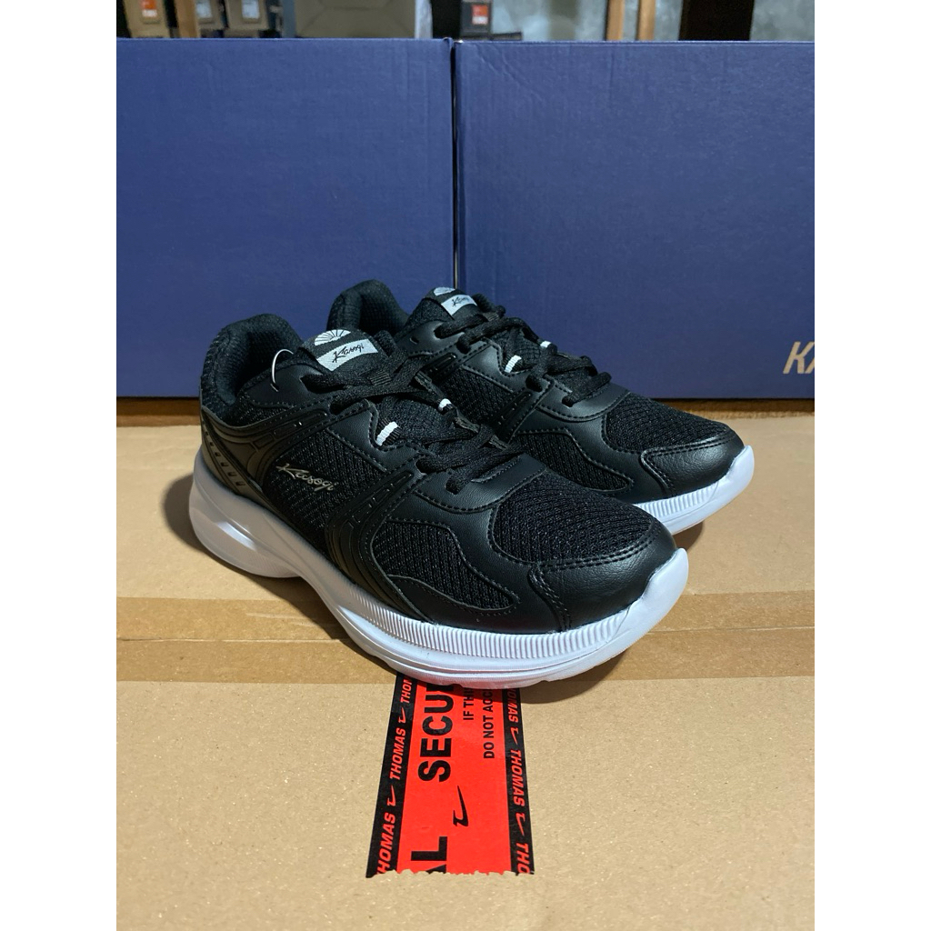 Sepatu sekolah - tyson by kasogi warna hitam putih