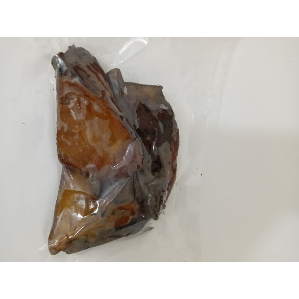 

Ikan Pari Asap 250g (3-4 pcs besar)