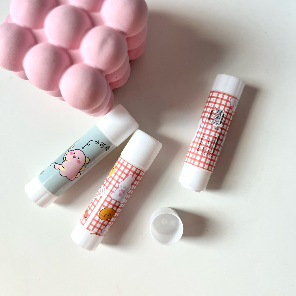

Lem Perekat Kertas Padat Glue Stick Lem Stik Batang Putar Sekolah Kantor Motif Lucu