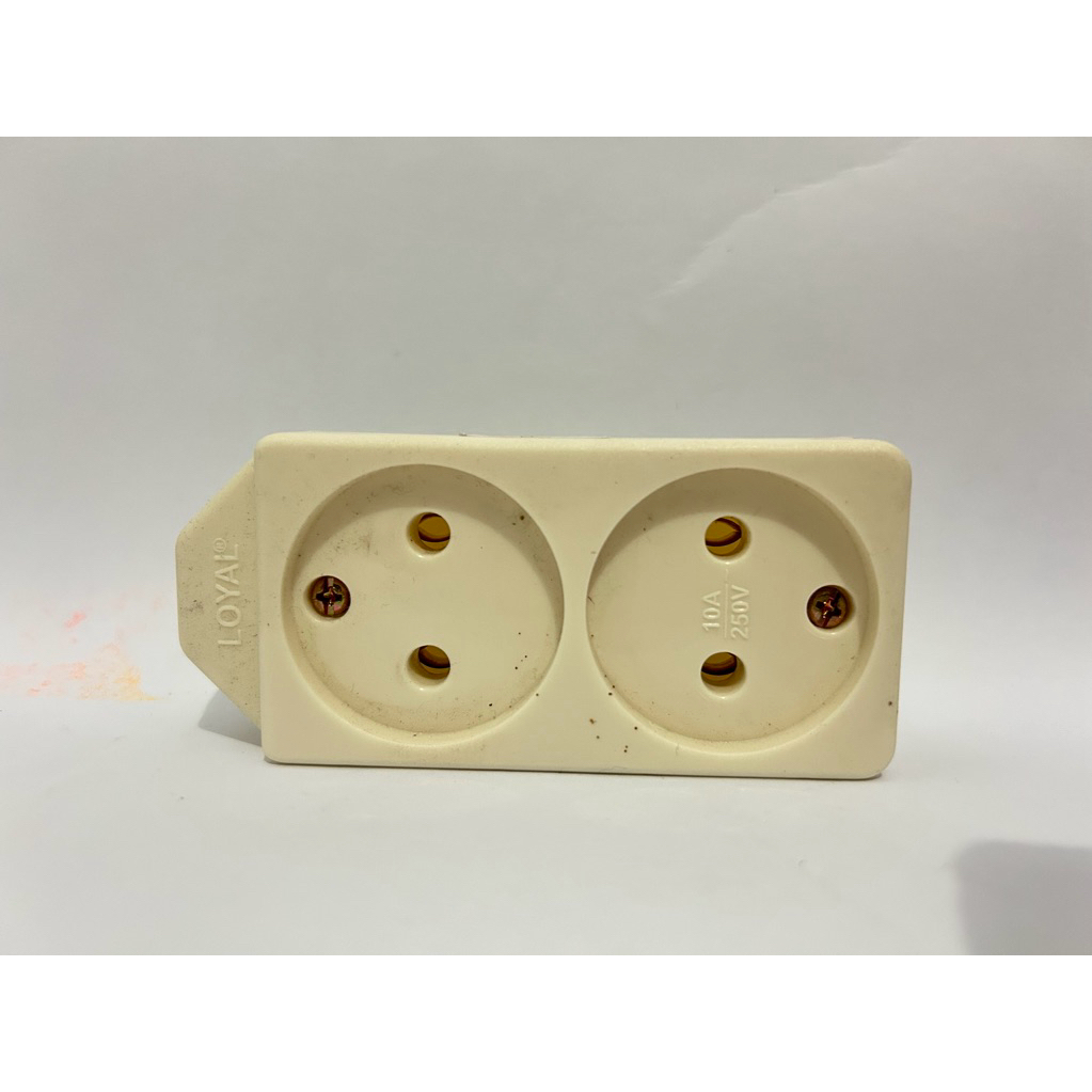 Stop Kontak Listrik Lubang 2 Merk Loyal