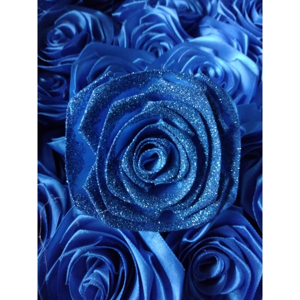 

Bunga pita satin gliter biru