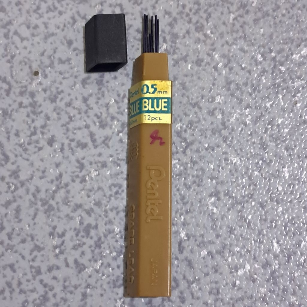 

Isi Pensil Mekanik Warna Biru Pentel 0.5 mm 60 mm 12 pcs Refill