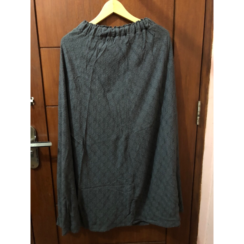 preloved rok panjang abu-abu pinggang karet