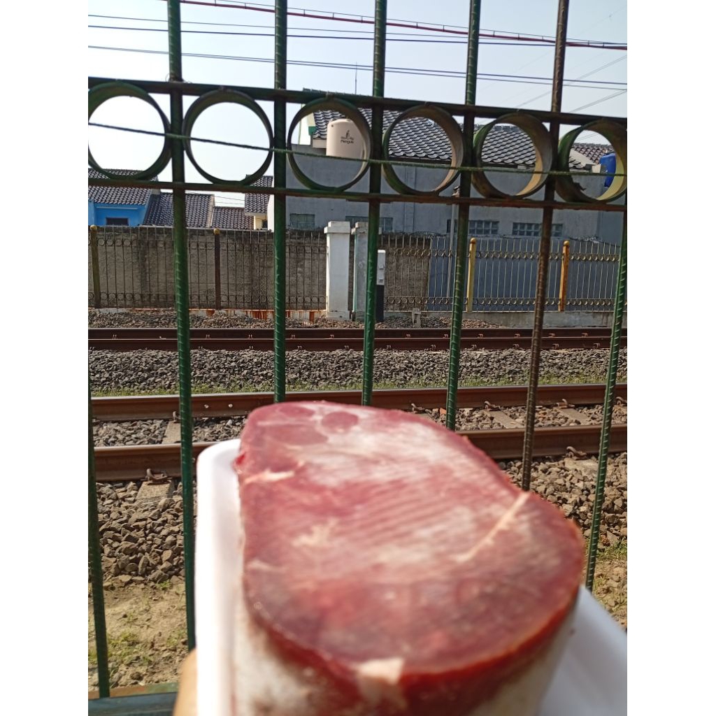 

daging paha belakang/daging rendang ukuran 1kg