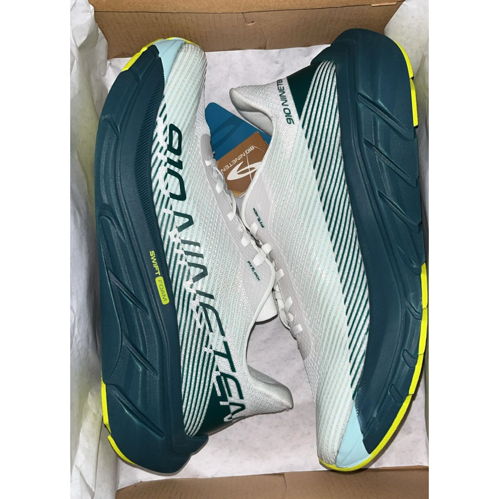 910 nineten REISHIKA BOLSTER sepatu lari