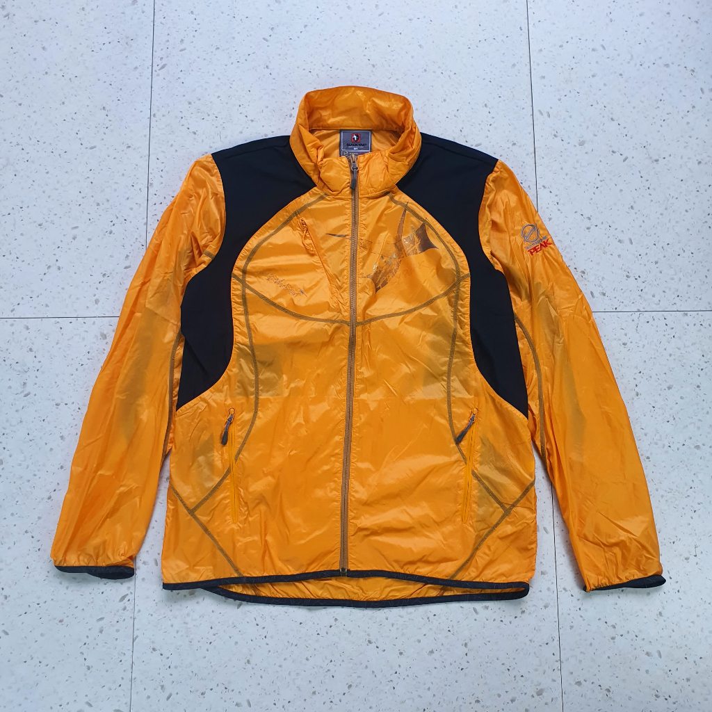 Jaket Windbreaker Parasut Black Yak / Size L - LD 57 cm / Bekas - Second - Preloved