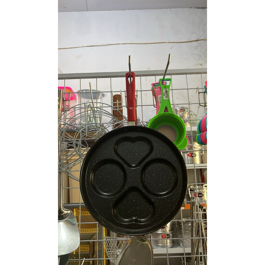 TEFLON 4 SEKAT BULAT DAN LOVE TEFLON PANCAKE TELUR CEPLOK