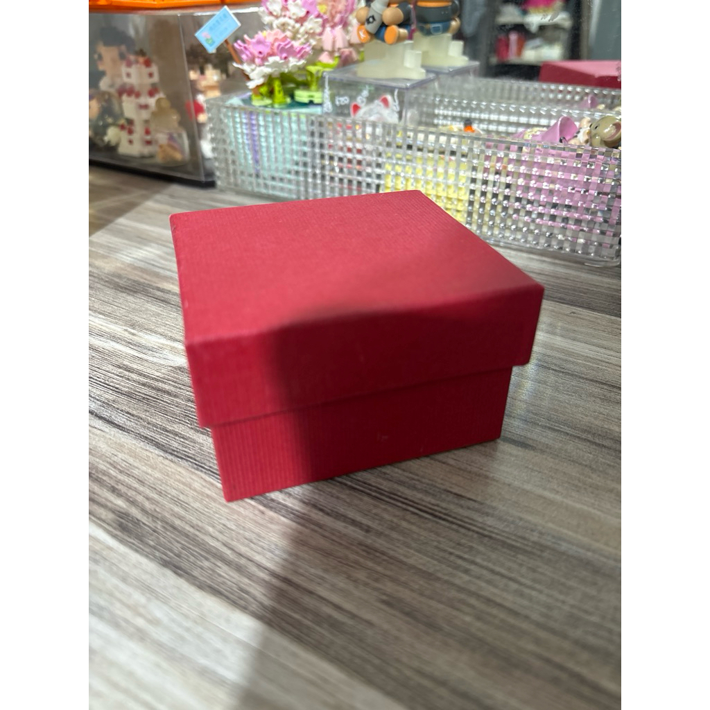 

Kotak Kado 8x8x4 Cm