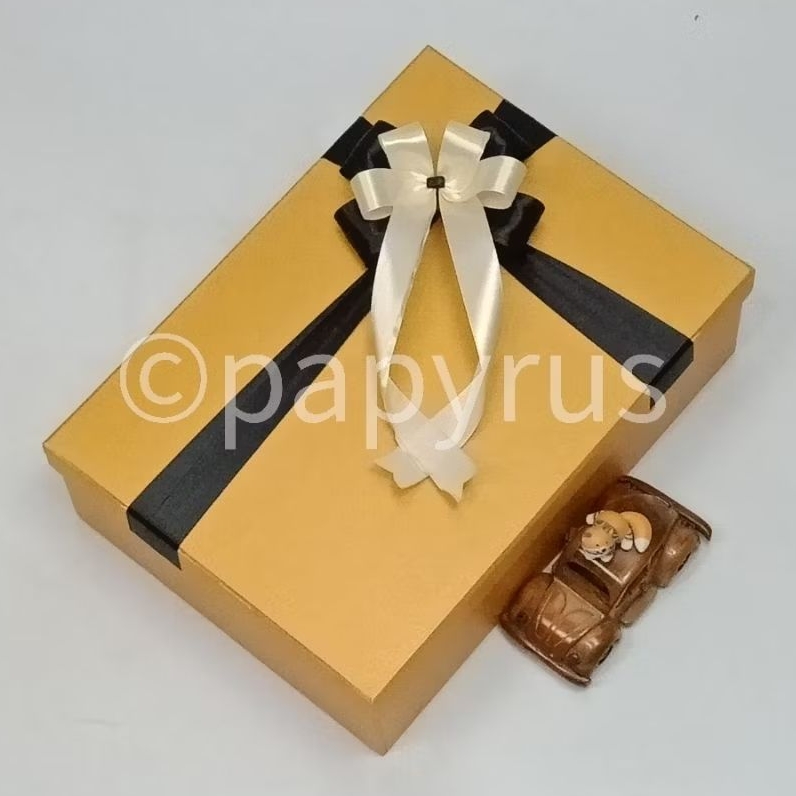 

PAPYRUS 25x35 Tinggi 10cm Kotak Kado Gift Box Hadiah V1