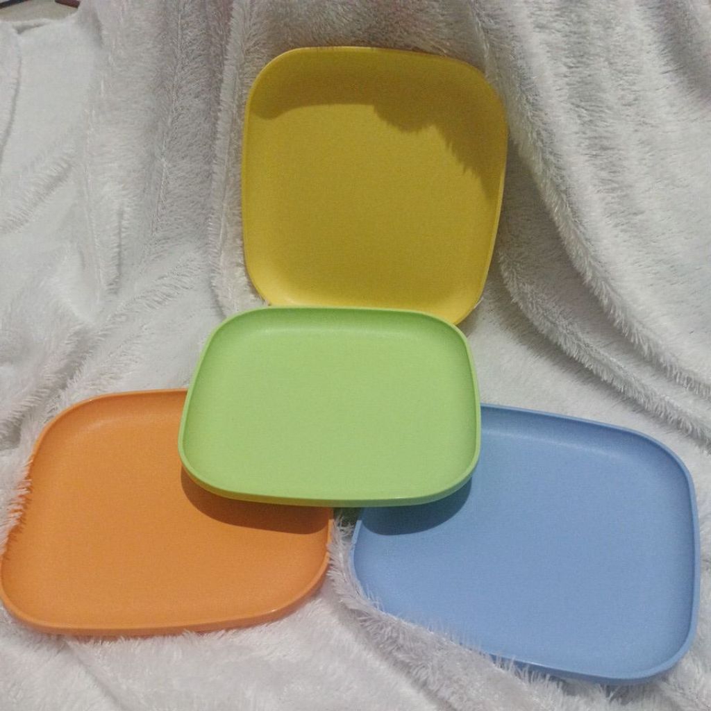 Tupperware breakfast plate