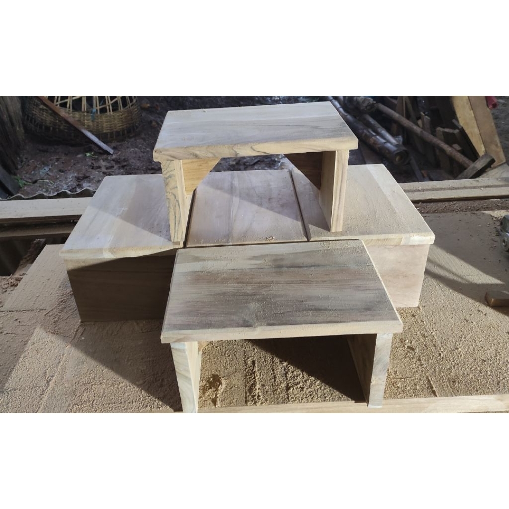 dingklik kayu jati /kursi jongkok kayu jati