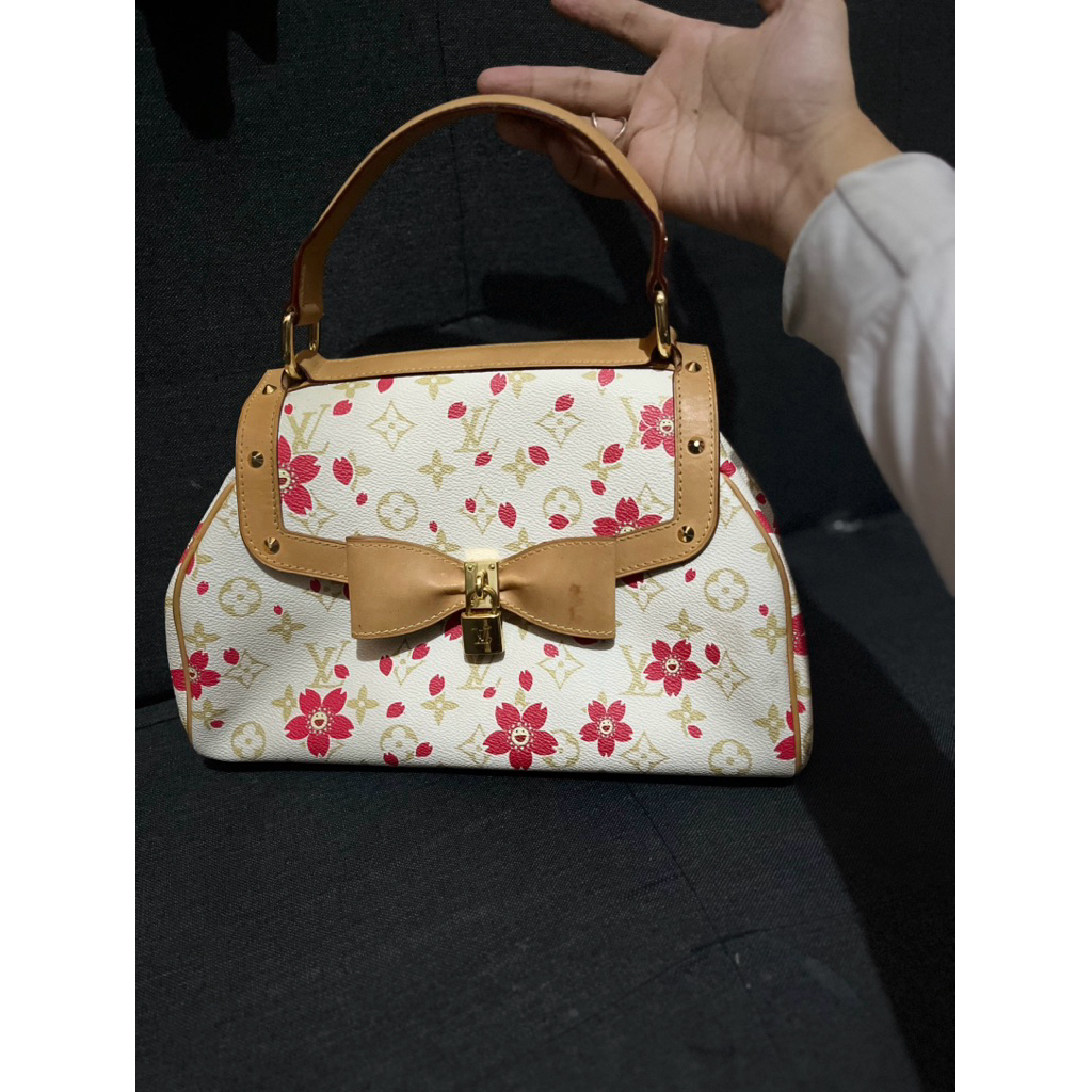 LVV TAKASHI MURAKAMI