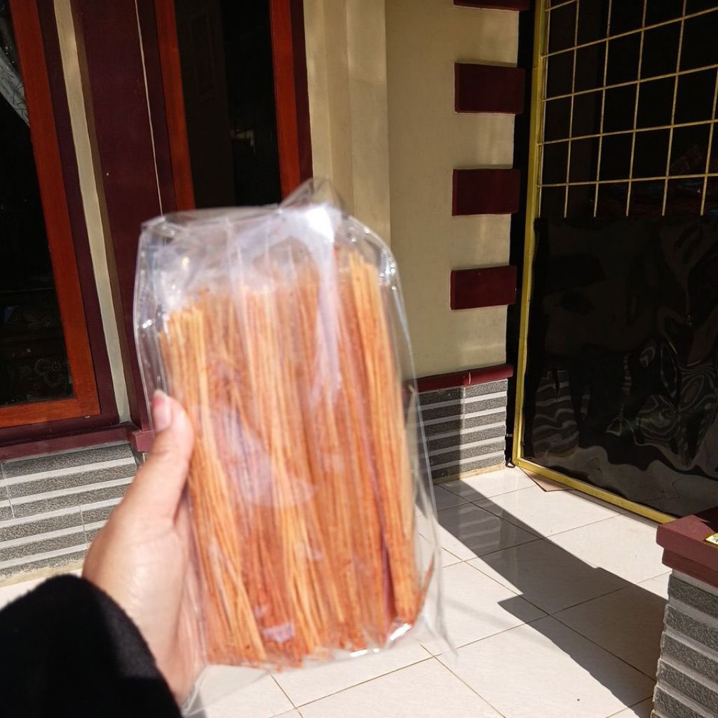 

mie lidi pedas gurih daun jeruk,1pk isi 10pcs