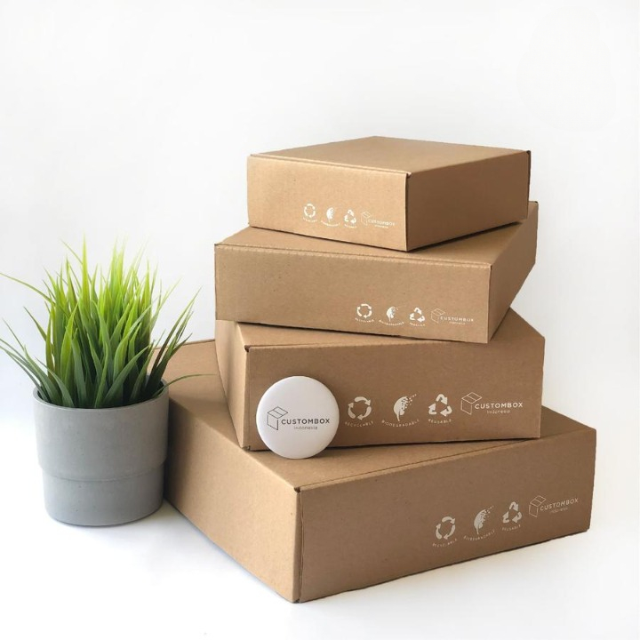 

Dus Kotak Coklat Box Packaging Isi 1 Pcs Ukuran 28.5 x 19.5 x 9.5 Cm Kardus Polos Hampers Bingkisan