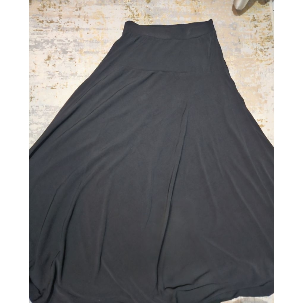 PRELOVED Rok Skirt Spandex Hitam Polos
