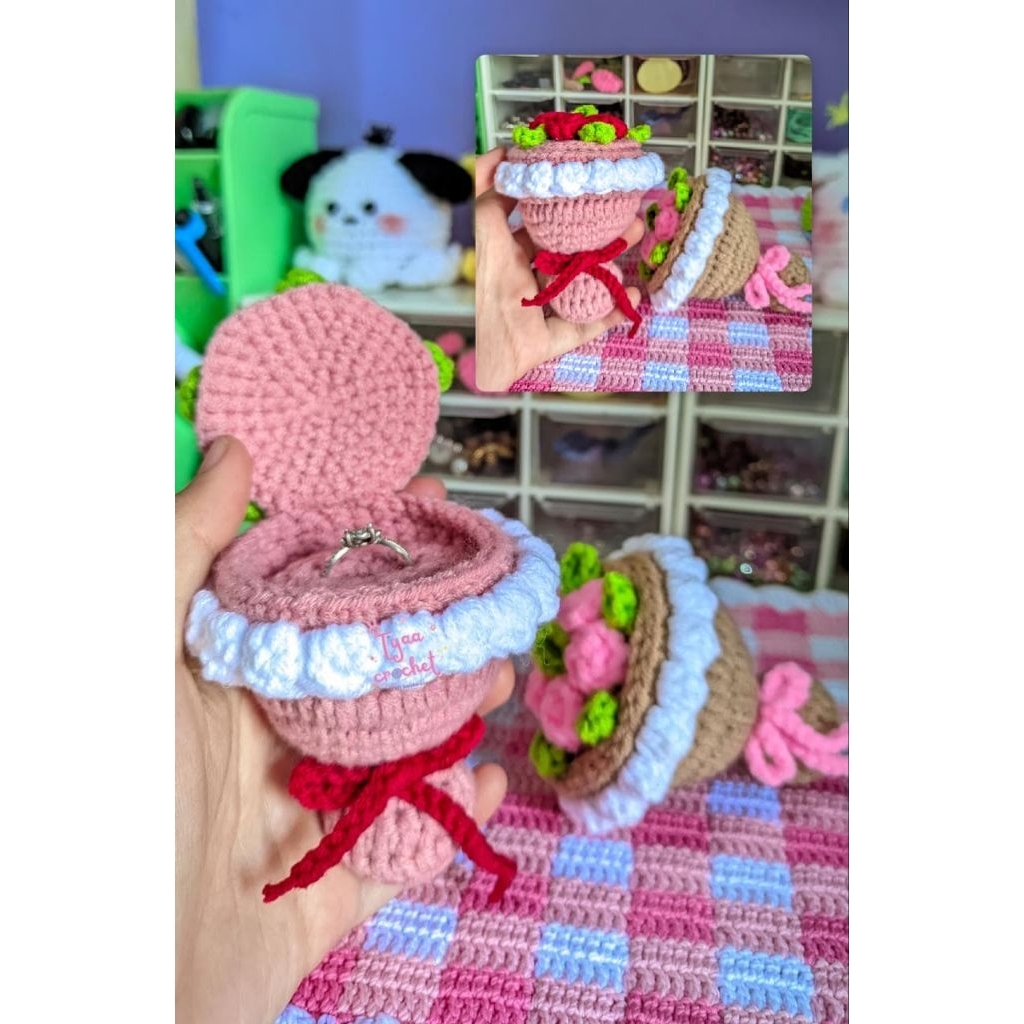 

Ring Box Bouquet for Engagement //Kotak cincin untuk tunangan dari rajut