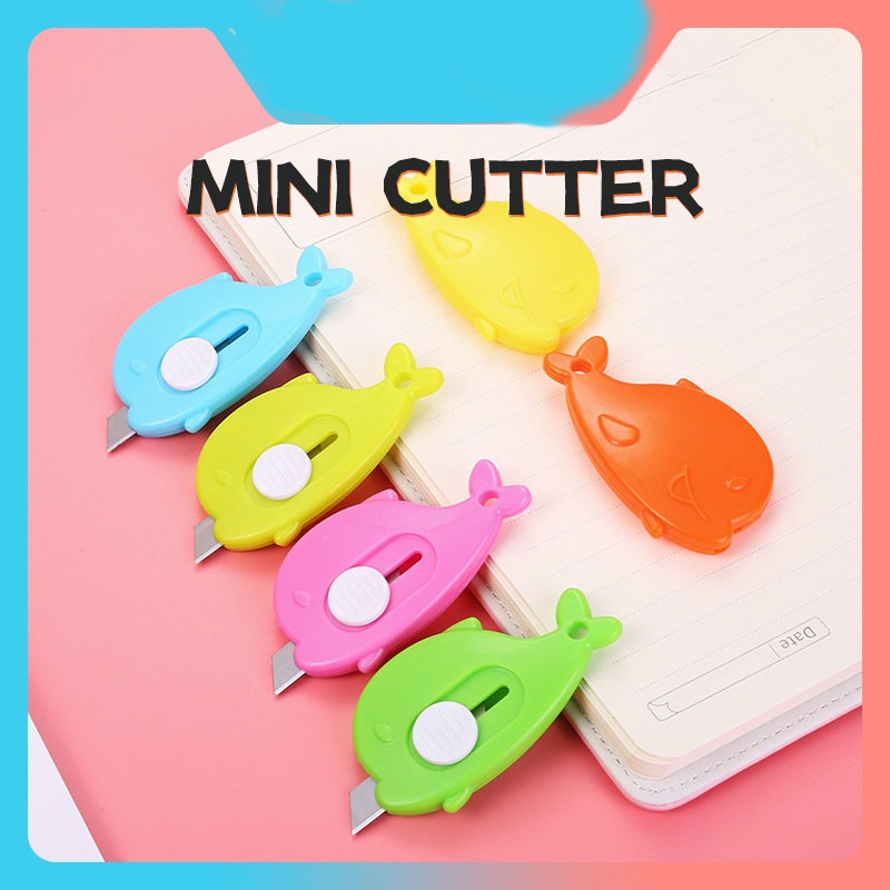 

Cutter Mini Portable / Cutter Pemotong Kertas Mini Kantor Atk Sekolah Travel Kit / Pisau Kater Packing Unboxing Paket Kecil Bentuk Dolphin IJN