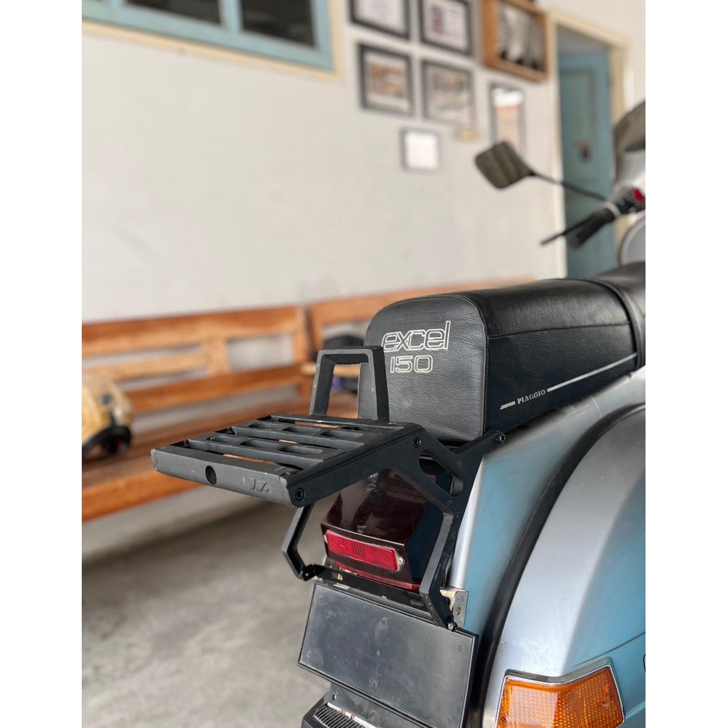 Rak Belakang Backrack Puzzle Vigano Black Matte Peruntukan Vespa PX PS Excel Spartan Exclusive Strad