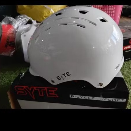 Helm Sepeda merk Syte