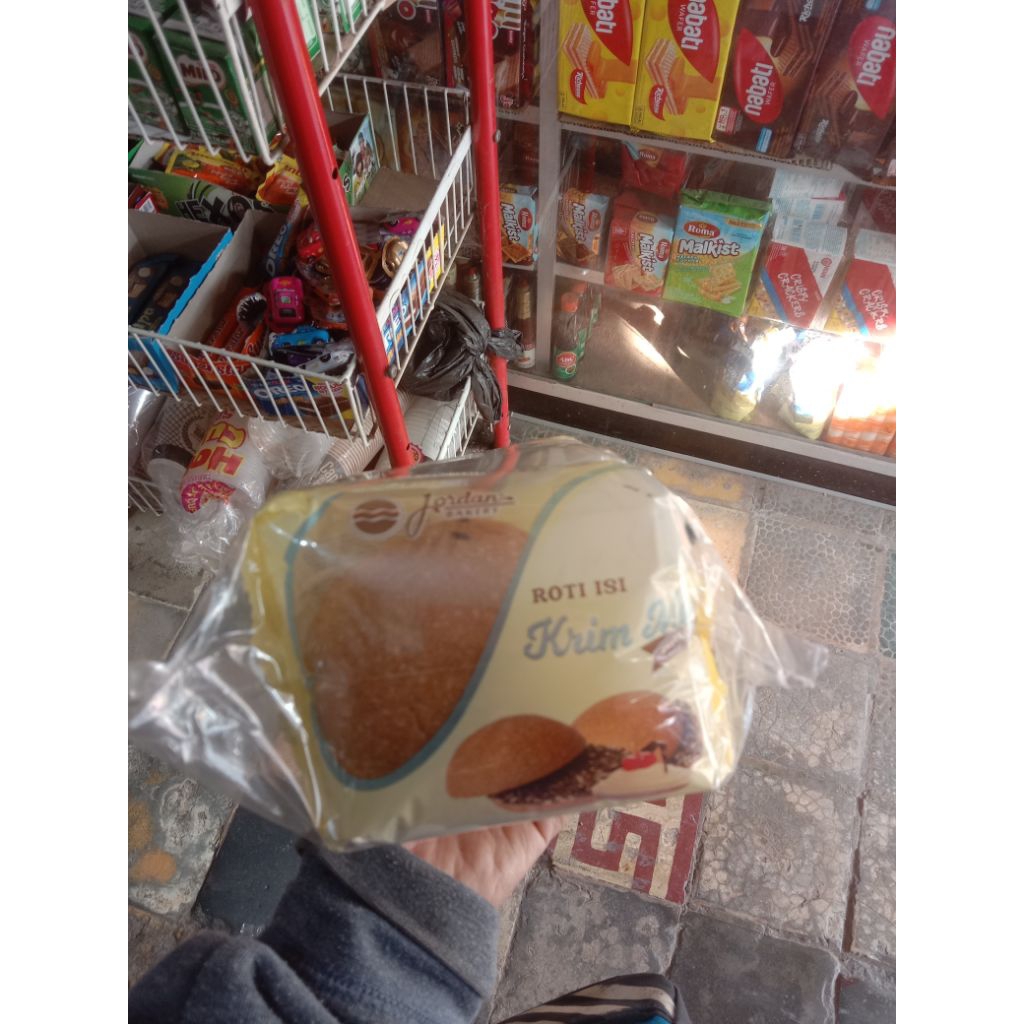 

Roti cream meses jordan (1bal/5pcs)(packing bubble wrap)