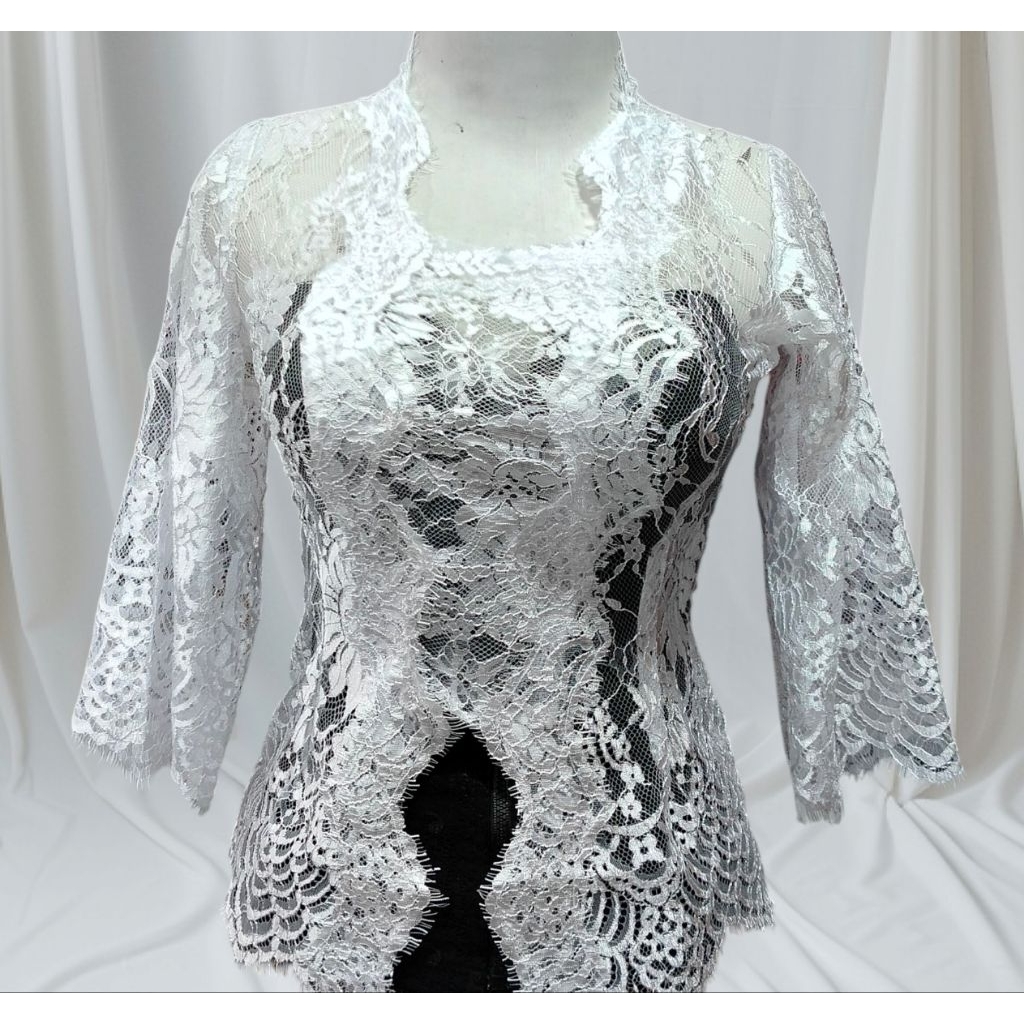 Kebaya Brokat Metalik Putih, Model Bed/Kutu Baru, Atasan Wanita, Adat Bali