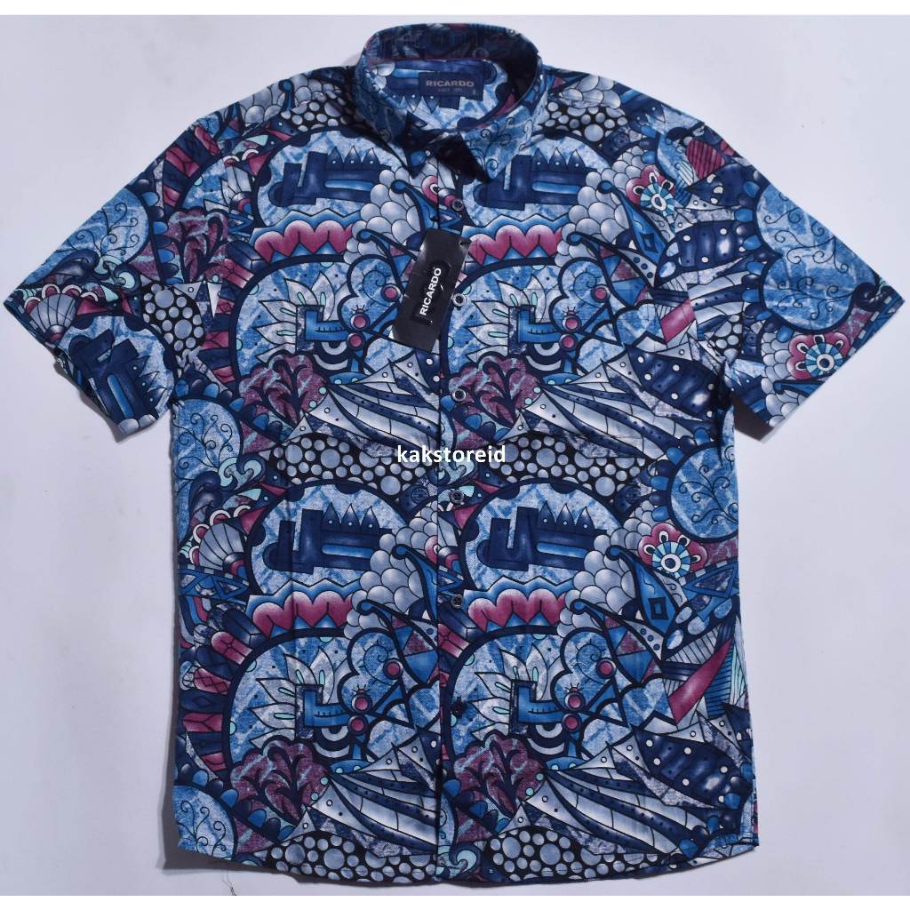 RICARDO Kemeja Biru Motf Pria Lengan Pendek Kemeja Navy Motif Abstrak Bahan Katun RICARDO KRD 07