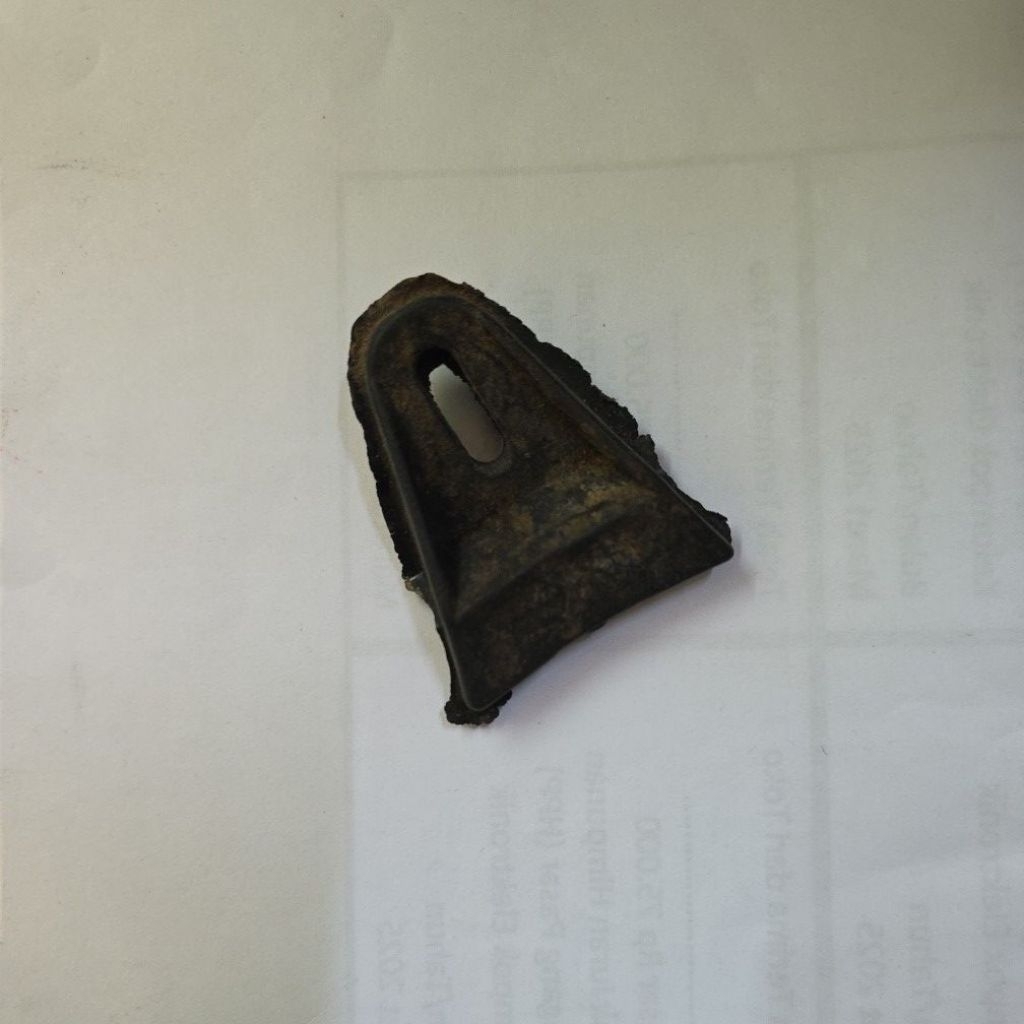 KLEM PLASTIK BUAT PENUTUP GRIL SPEAKER 15in