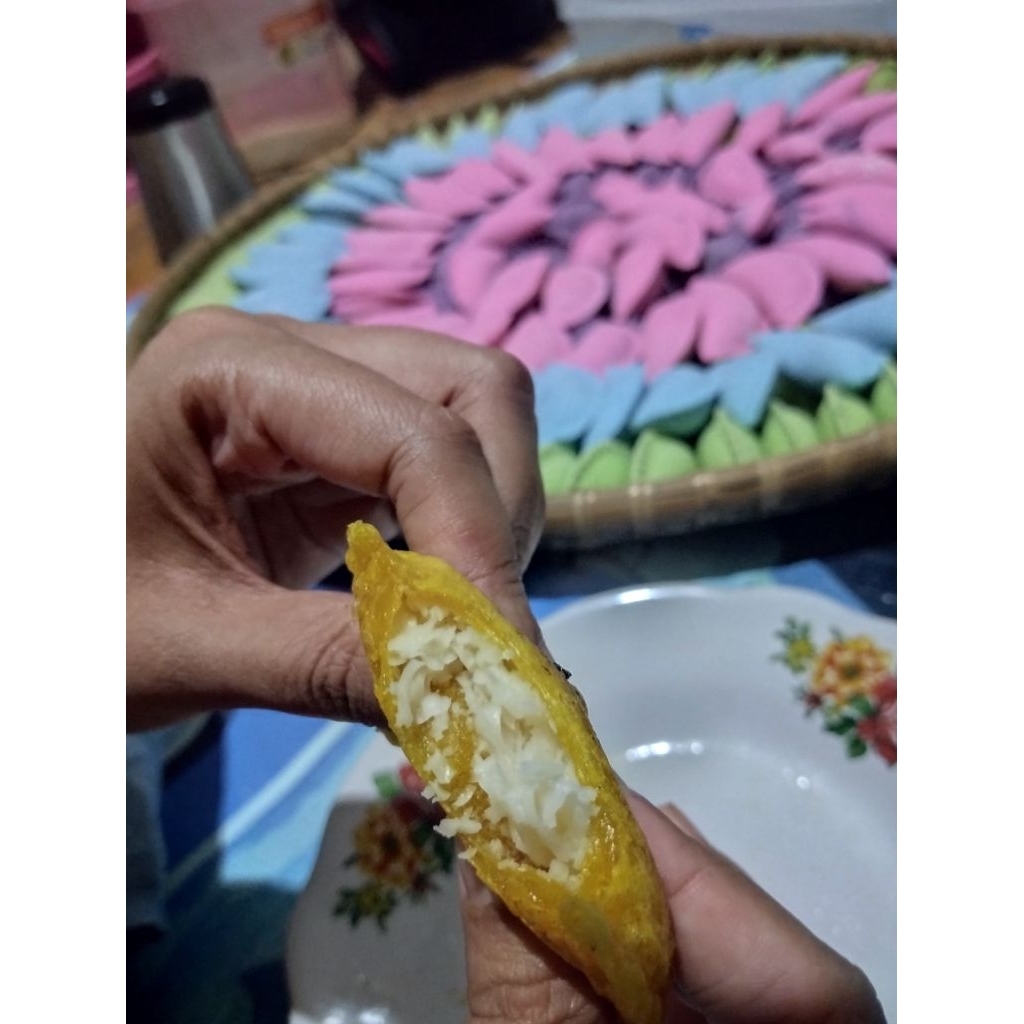 

Cireng isi Keju Isi 8Pcs free extra Chili Oil