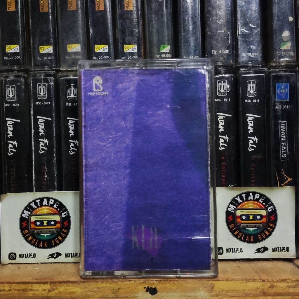 Kaset Pita - Kla Project - Ungu - Radio Tape - Kaset - Radio - Pemutar Kaset - Retro - Classic - Cas