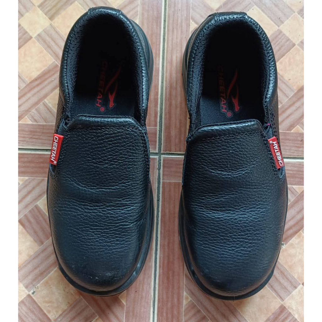 Sepatu safety cheetah 7001 H bekas kondisi like new