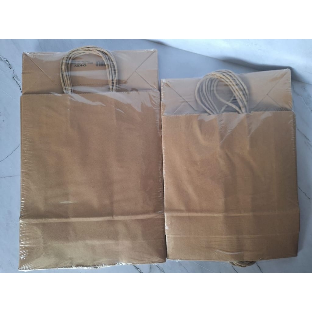 

PAPERBAG Kraft Coklat Tali OKEY A ( 22x24x8) dan B (24×29×8) isi10