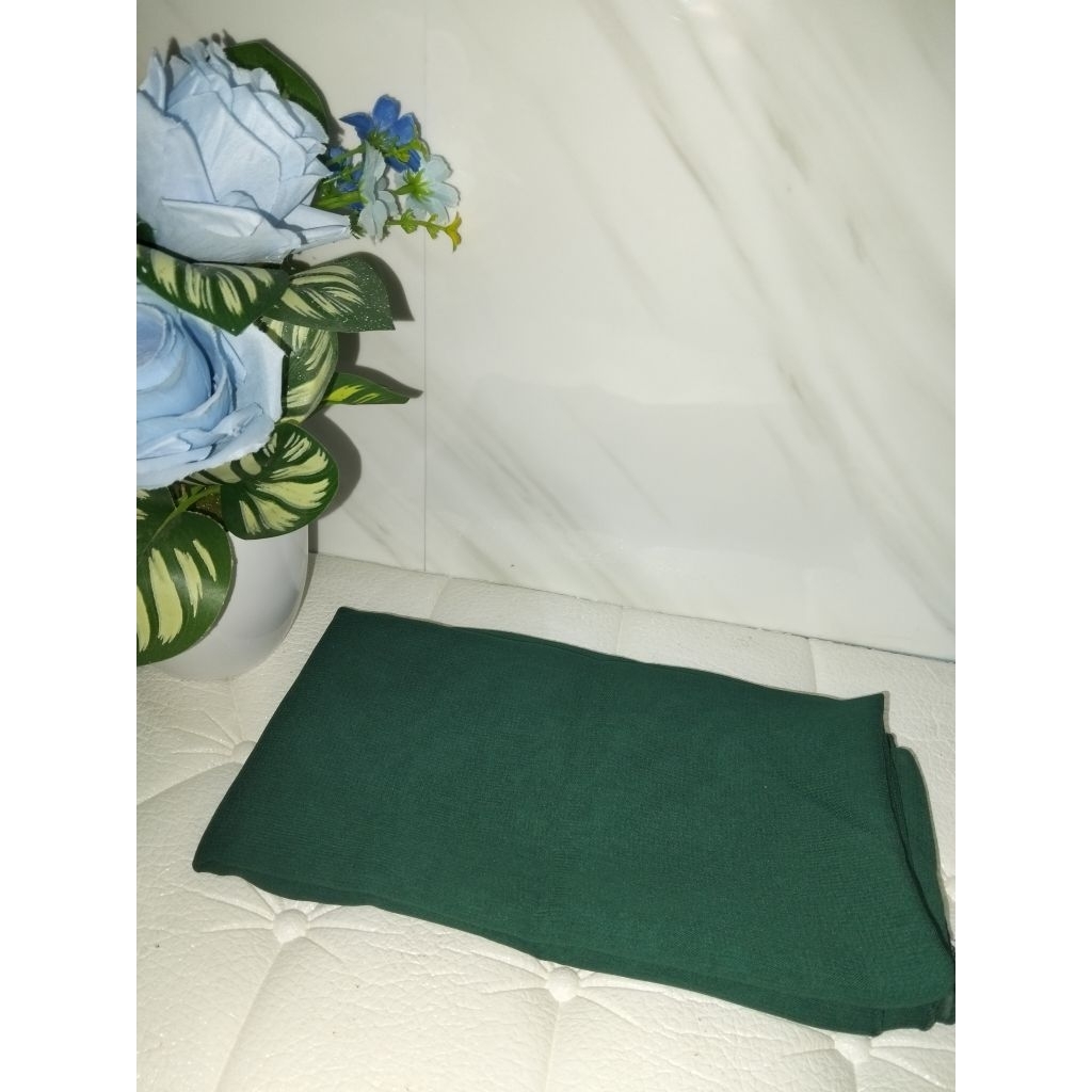 Jilbab Segi Empat Bella Square Hijau Botol