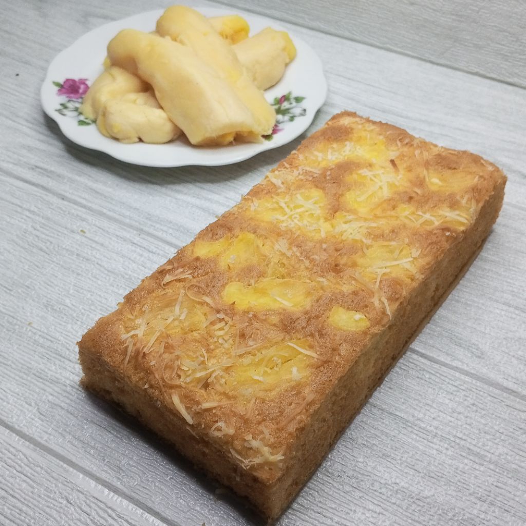 Bolu Tape Susu Premium Dengan Toping Potongan Tape Asli & Taburan Keju | Bolu Tape Premium | Tape Su