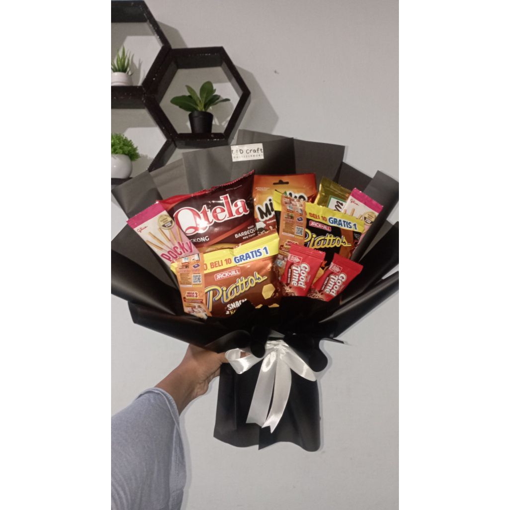 

Bouquet / Bucket / Buket snack murah, bisa custom isi
