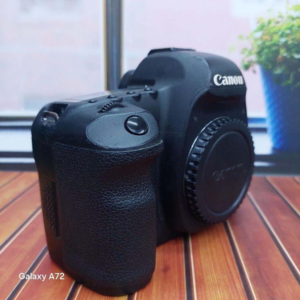 Canon 5d mark ll Body only